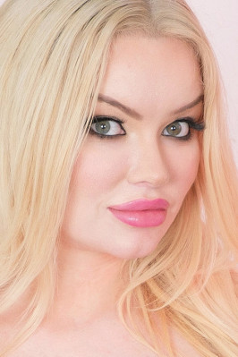 Luna Angel from SCORELAND